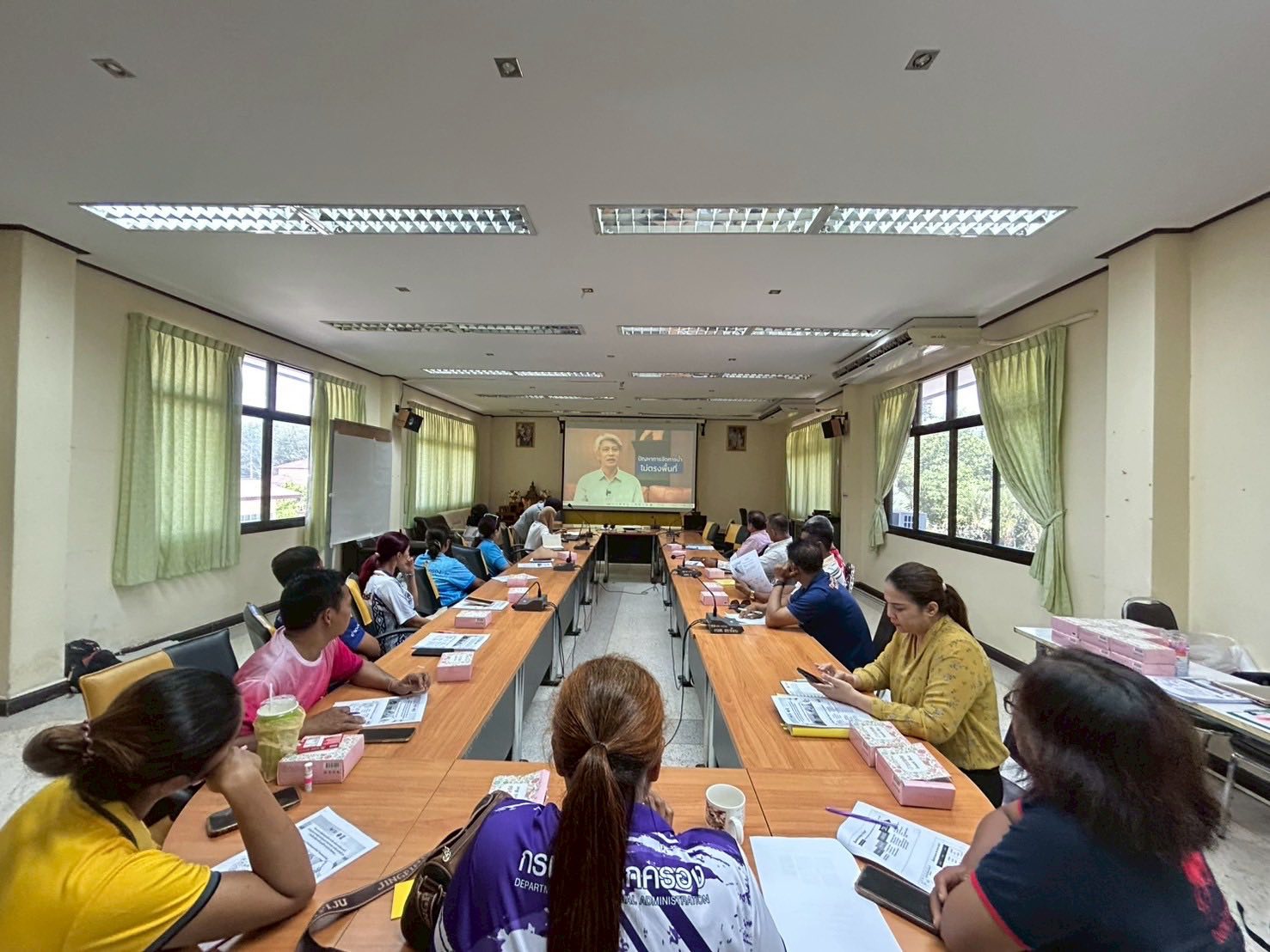 ทีมวิจัยคณะการจัดการสิ่งแวดล้อม ม.อ. ลงพื้นที่ชี้แจงโครงการบริหารจัดการน้ำแบบบูรณาการ ณ ตำบลสะท้อน เสริมศักยภาพชุมชนรับมือภัยแล้งและน้ำท่วมอย่างยั่งยืน gallery image 4