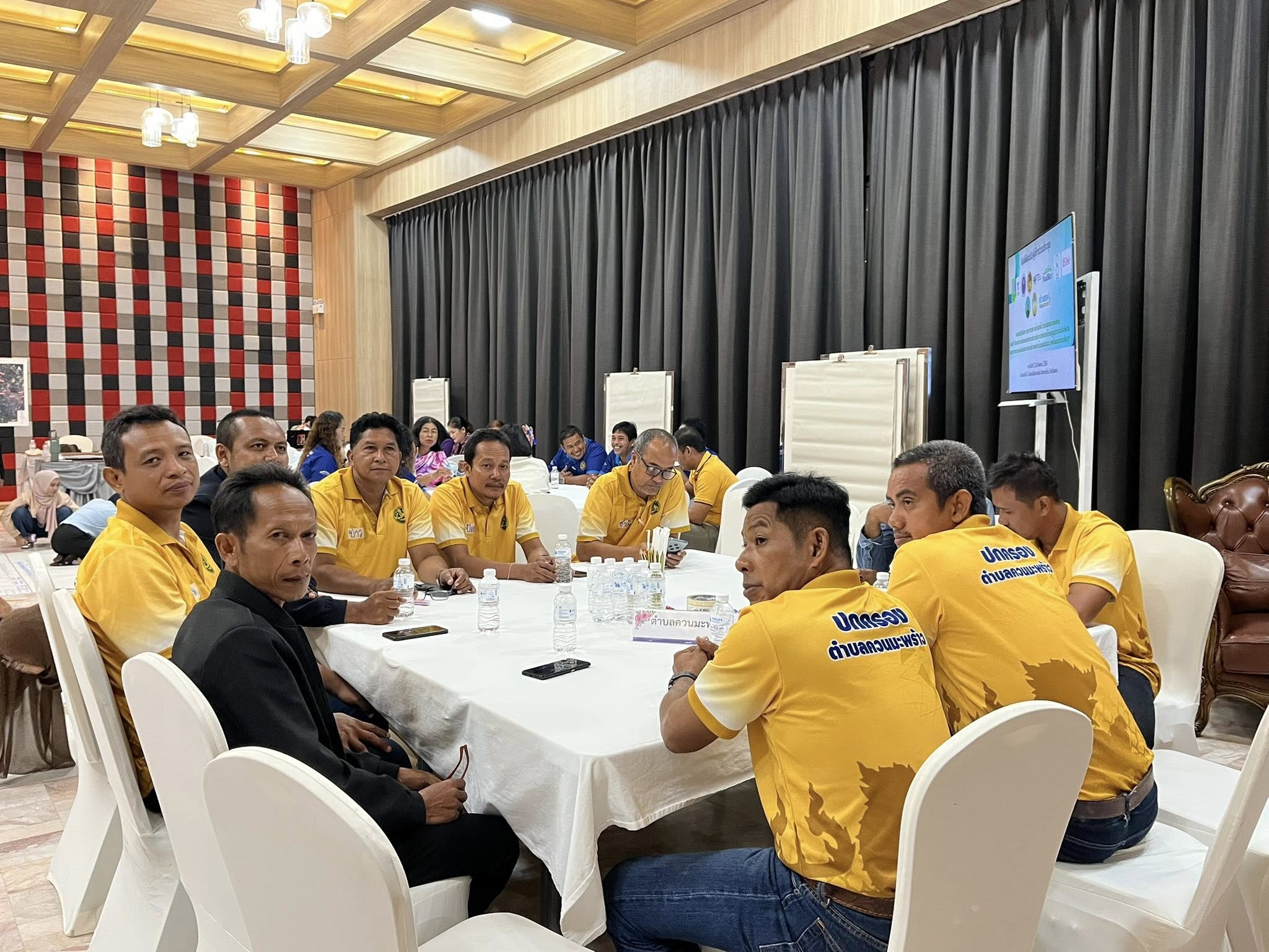 โครงการการจัดทำแผนหลักการบริหารจัดการทรัพยากรน้ำแบบบูรณาการระดับจังหวัด และการขยายผลการเพิ่มประสิทธิภาพการบริหารจัดการน้ำแบบมีส่วนร่วม จังหวัดสงขลาและพัทลุง จัดอบรมเชิงปฏิบัติการ เสริมศักยภาพชุมชนสู่แผนน้ำตำบลอย่างยั่งยืน gallery image 6
