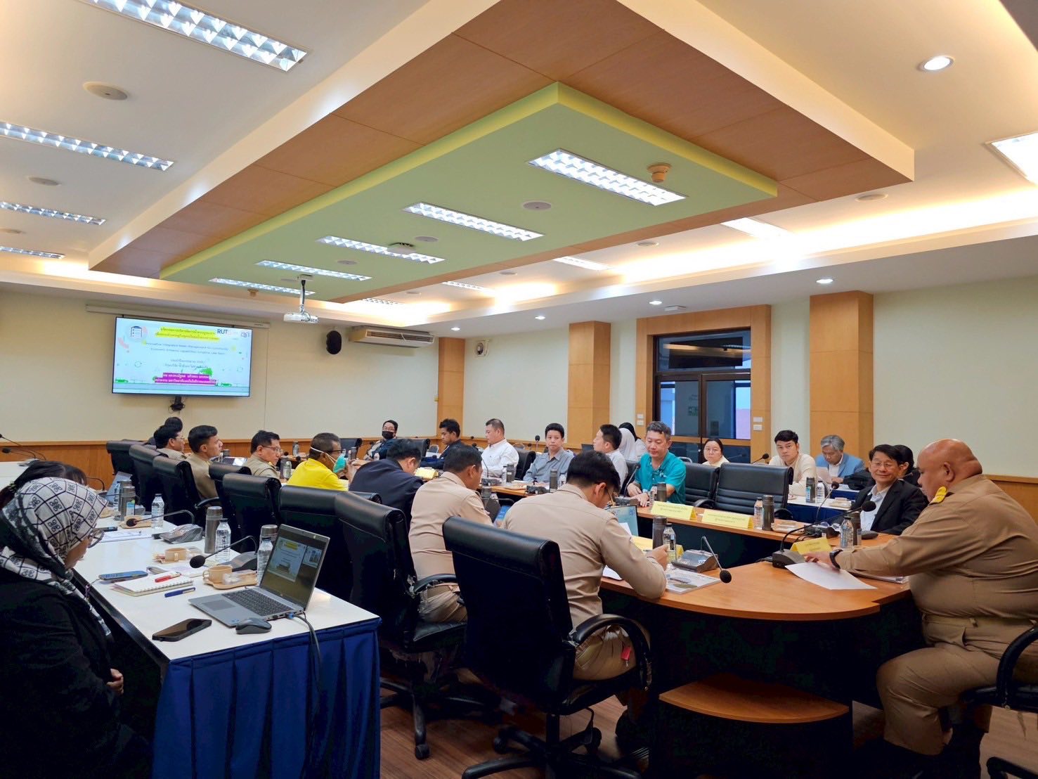 โครงการ “แผนน้ำมั่นคงสงขลา” เดินหน้าประชุมชี้แจงโครงการและหารือแนวทางการดำเนินงานร่วมกับหน่วยงานในจังหวัดสงขลา gallery image 3
